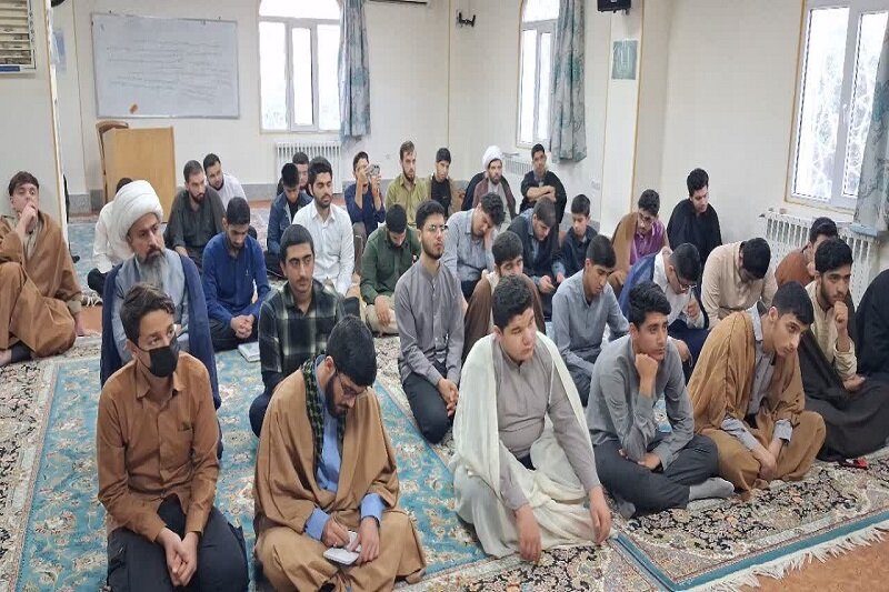 سکوت به عنوان نشانه هوشمندی و ثمره عقل می باشد