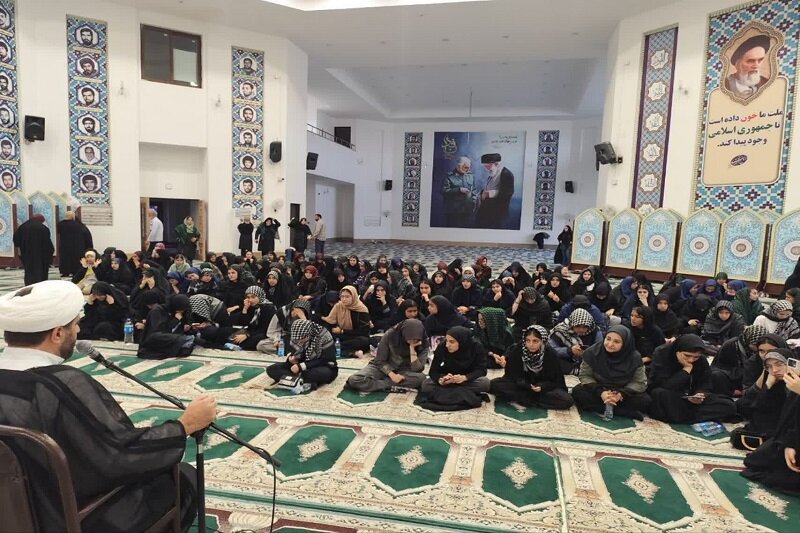 تبیین نقش حجاب در حفظ کرامت انسانی و سلامت اجتماعی ضرورت نسل جوان است