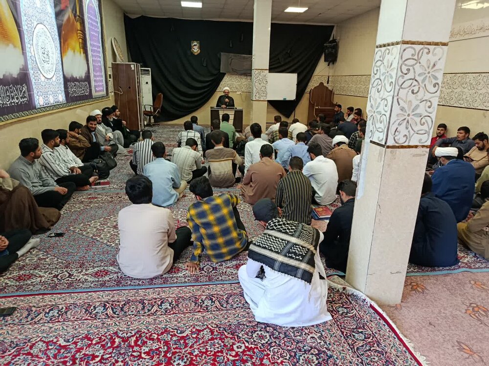 طلاب پرچمداران جهاد تبیین در جنگ نرم هستند+عکس