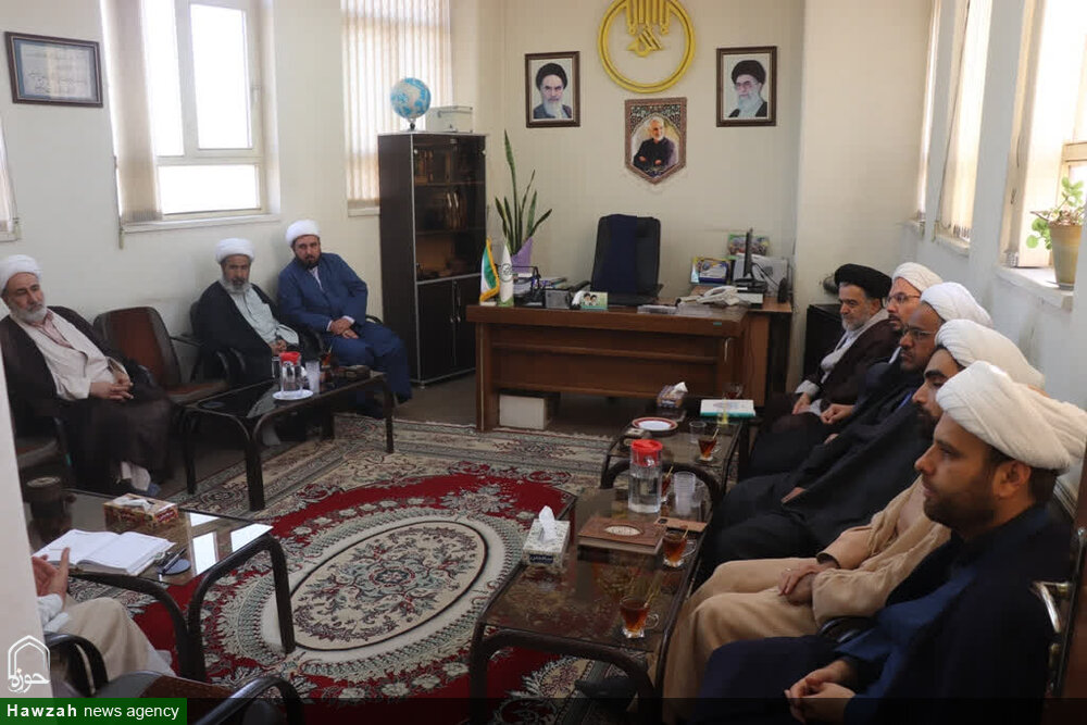سومین نشست روحانیون شاغل و بازنشسته ادارات شهرضا برگزار شد+ عکس
