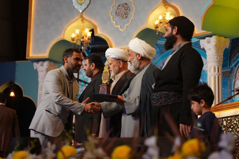 درخشش مؤذن بوشهری در مسابقات سراسری قرآن اوقاف کشور