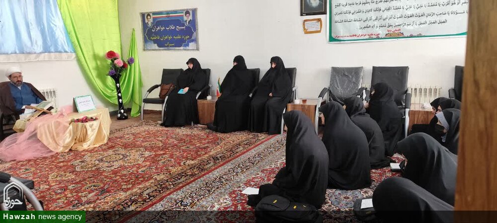 بازدید مدیر حوزه علمیه خواهران آذربایجان شرقی از مدرسه علمیه فاطمیه(س) سراب