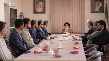 تصاویر/ دیدار جمعی از کارکنان وزارت دفاع با مدیر حوزه علمیه استان همدان