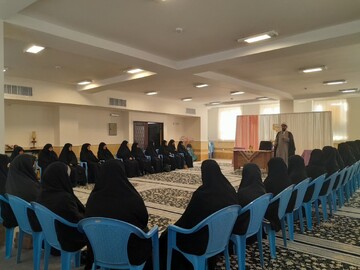 تصاویر/ برگزاری دوره توانمندسازی مبلغات طرح امین در کوهدشت