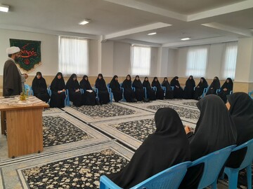 تبلیغ آموزه های دینی هنری قابل توجه است