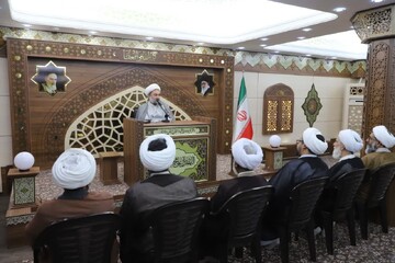 تصاویر/ دیدار ائمه جمعه شیعه و جمعی از علمای منطقه سیستان با نماینده ولی فقیه در سیستان و بلوچستان