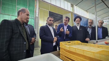 تصاویر/ بازدید امام جمعه سلماس از واحدهای تولیدی