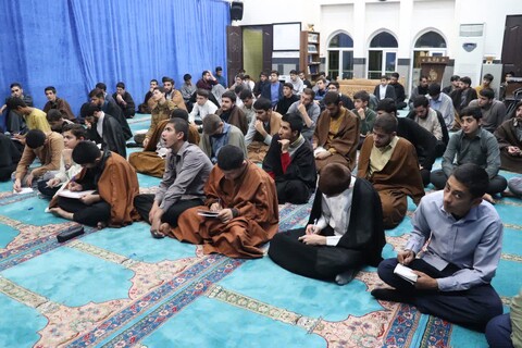 تصاویر/ درس اخلاق طلاب مدرسه علمیه امام خامنه‌ای ارومیه