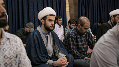 تصاویر/نشست بصیرتی با حضور دکتر ثابتی، نماینده تهران، در مدرسه علمیه آخوند (ره)