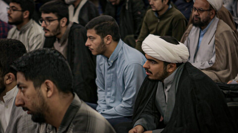 تصاویر/نشست بصیرتی با حضور دکتر ثابتی، نماینده تهران، در مدرسه علمیه آخوند (ره)