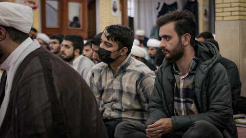 تصاویر/نشست بصیرتی با حضور دکتر ثابتی، نماینده تهران، در مدرسه علمیه آخوند (ره)