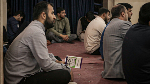 تصاویر/نشست بصیرتی با حضور دکتر ثابتی، نماینده تهران، در مدرسه علمیه آخوند (ره)