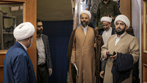 تصاویر/نشست بصیرتی با حضور دکتر ثابتی، نماینده تهران، در مدرسه علمیه آخوند (ره)