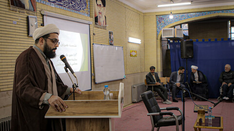 تصاویر/نشست بصیرتی با حضور دکتر ثابتی، نماینده تهران، در مدرسه علمیه آخوند (ره)