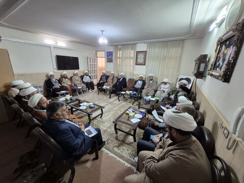 تصاویر/ نشست مدیر حوزه علمیه کاشان با نماینده این منطقه در مجلس شورای اسلامی