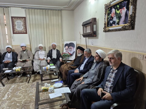 تصاویر/ نشست مدیر حوزه علمیه کاشان با نماینده این منطقه در مجلس شورای اسلامی