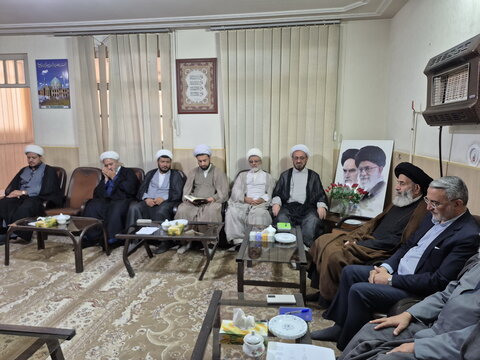 تصاویر/ نشست مدیر حوزه علمیه کاشان با نماینده این منطقه در مجلس شورای اسلامی