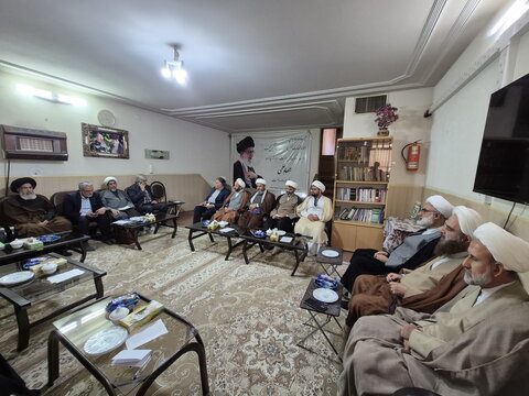 تصاویر/ نشست مدیر حوزه علمیه کاشان با نماینده این منطقه در مجلس شورای اسلامی