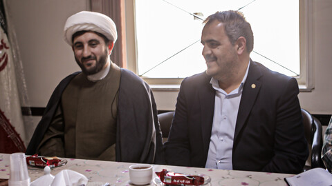 تصاویر/دیدار جمعی از کارکنان وزارت دفاع با مدیر حوزه علمیه استان همدان