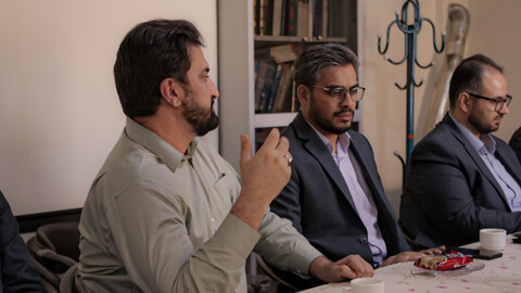 تصاویر/دیدار جمعی از کارکنان وزارت دفاع با مدیر حوزه علمیه استان همدان