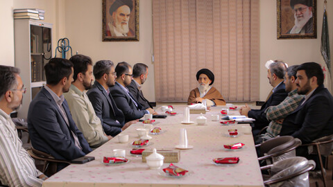 تصاویر/دیدار جمعی از کارکنان وزارت دفاع با مدیر حوزه علمیه استان همدان