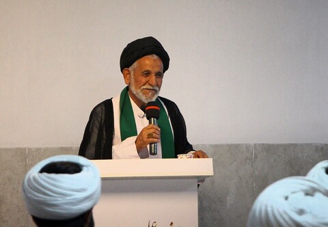 تصاویر/آیین تکریم و معارفه مدیر مدرسه علمیه شیخ علیخان زنگنه تویسرکان برگزار شد