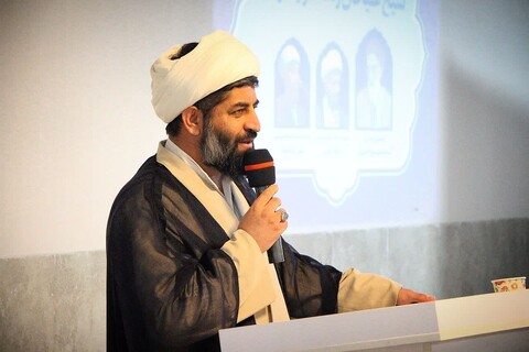 تصاویر/آیین تکریم و معارفه مدیر مدرسه علمیه شیخ علیخان زنگنه تویسرکان برگزار شد