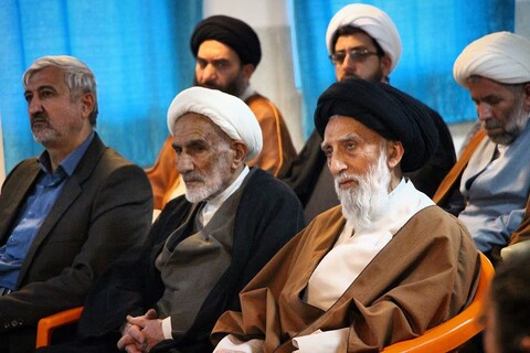 تصاویر/آیین تکریم و معارفه مدیر مدرسه علمیه شیخ علیخان زنگنه تویسرکان برگزار شد