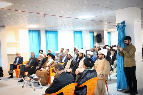 تصاویر/آیین تکریم و معارفه مدیر مدرسه علمیه شیخ علیخان زنگنه تویسرکان برگزار شد