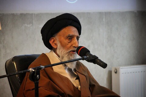 تصاویر/آیین تکریم و معارفه مدیر مدرسه علمیه شیخ علیخان زنگنه تویسرکان برگزار شد