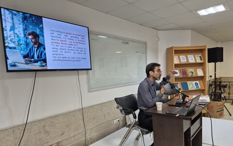 تصاویر/ کارگاه روش استفاده از هوش مصنوعی برای نگارش پایان‌نامه و مقاله در کاشان