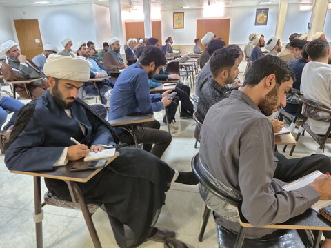 تصاویر/ کارگاه روش استفاده از هوش مصنوعی برای نگارش پایان‌نامه و مقاله در کاشان