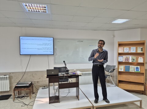 تصاویر/ کارگاه روش استفاده از هوش مصنوعی برای نگارش پایان‌نامه و مقاله در کاشان