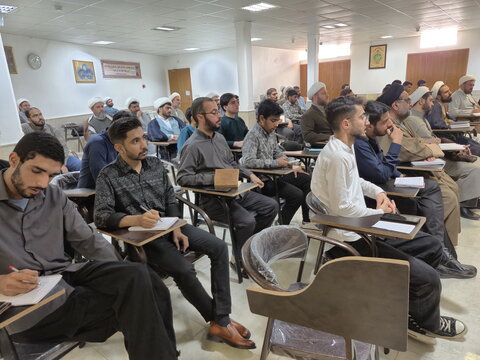 تصاویر/ کارگاه روش استفاده از هوش مصنوعی برای نگارش پایان‌نامه و مقاله در کاشان