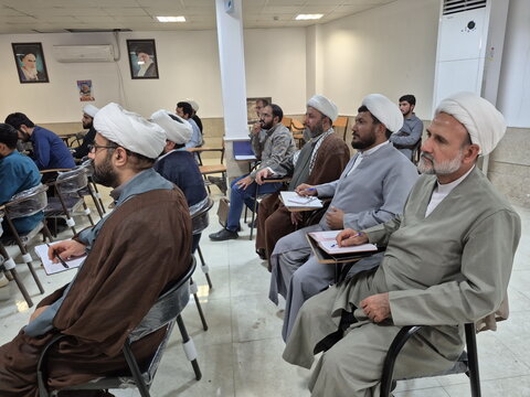 تصاویر/ کارگاه روش استفاده از هوش مصنوعی برای نگارش پایان‌نامه و مقاله در کاشان