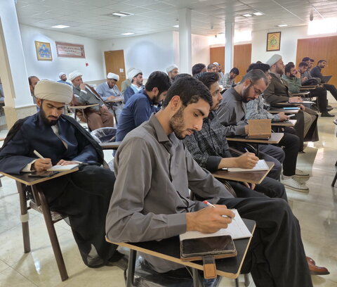 تصاویر/ کارگاه روش استفاده از هوش مصنوعی برای نگارش پایان‌نامه و مقاله در کاشان