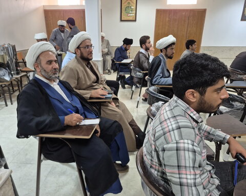 تصاویر/ کارگاه روش استفاده از هوش مصنوعی برای نگارش پایان‌نامه و مقاله در کاشان