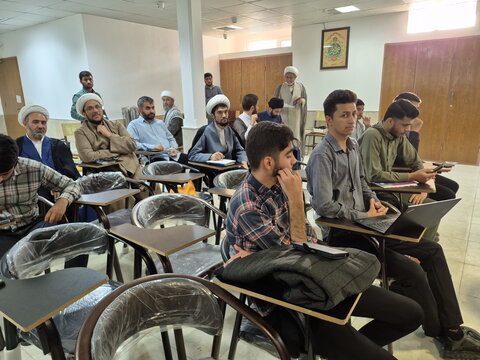 تصاویر/ کارگاه روش استفاده از هوش مصنوعی برای نگارش پایان‌نامه و مقاله در کاشان