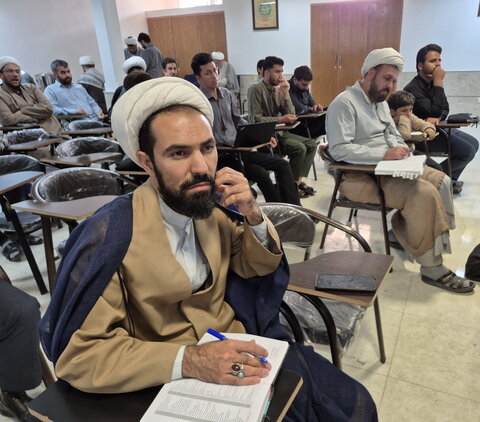 تصاویر/ کارگاه روش استفاده از هوش مصنوعی برای نگارش پایان‌نامه و مقاله در کاشان