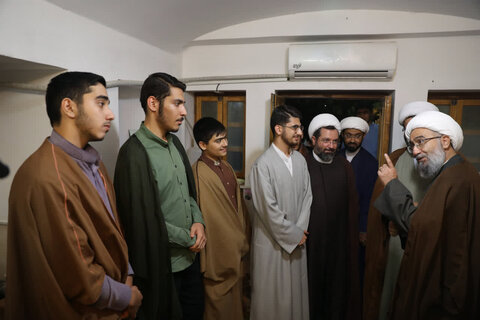تصاویر/ حضور آیت الله مروی در جمع طلاب مدرسه علمیه جهانگیرخان قم