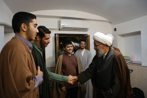 تصاویر/ حضور آیت الله مروی در جمع طلاب مدرسه علمیه جهانگیرخان قم