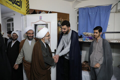 تصاویر/ حضور آیت الله مروی در جمع طلاب مدرسه علمیه جهانگیرخان قم