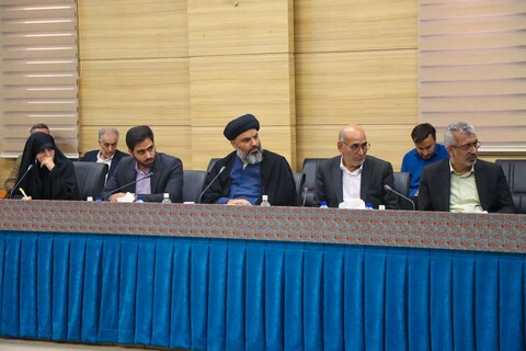 تصاویر/ حضور مدیر حوزه علمیه استان یزد در نشست قرآنی استانداری یزد