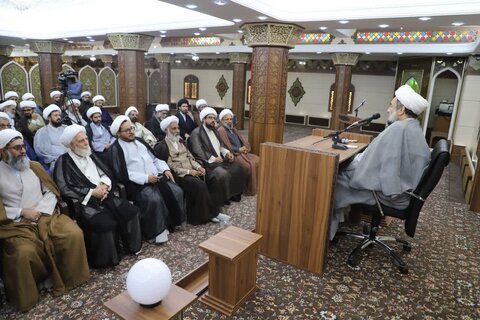 دیدار ائمه جمعه شیعه و جمعی از علمای منطقه سیستان با نماینده ولی فقیه در سیستان و بلوچستان