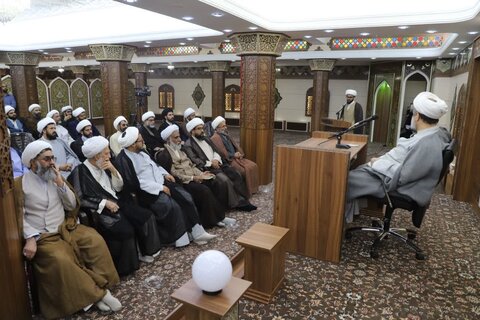 دیدار ائمه جمعه شیعه و جمعی از علمای منطقه سیستان با نماینده ولی فقیه در سیستان و بلوچستان