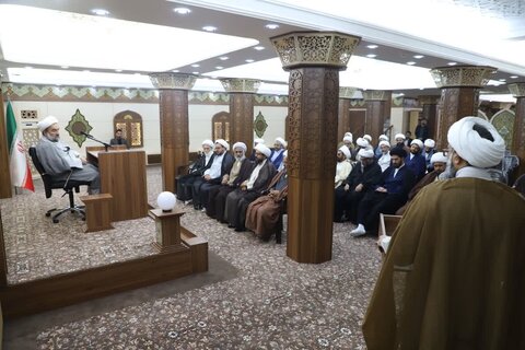 دیدار ائمه جمعه شیعه و جمعی از علمای منطقه سیستان با نماینده ولی فقیه در سیستان و بلوچستان