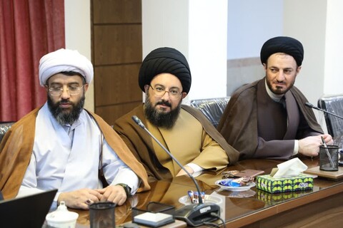 تصاویر/ برگزاری جلسه آموزشی قوانین کارکرد ویژه همکاران ستادی مدیریت حوزه علمیه استان یزد