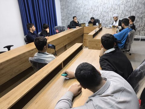 تصاویر/ نقد مقاله در مدرسه علمیه امام صادق (ع) نقده