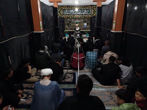 تصاویر/ مراسم هیئت هفتگی در مدرسه علمیه امام صادق (ع) نقده