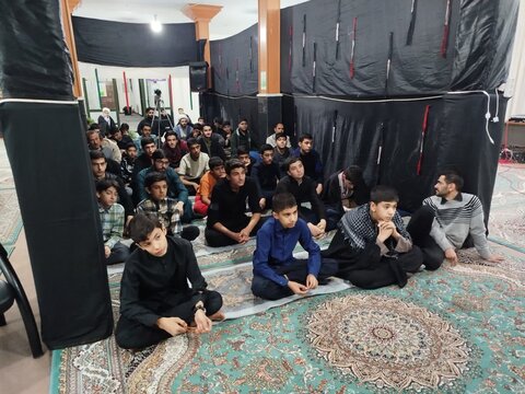 تصاویر/ مراسم هیئت هفتگی در مدرسه علمیه امام صادق (ع) نقده